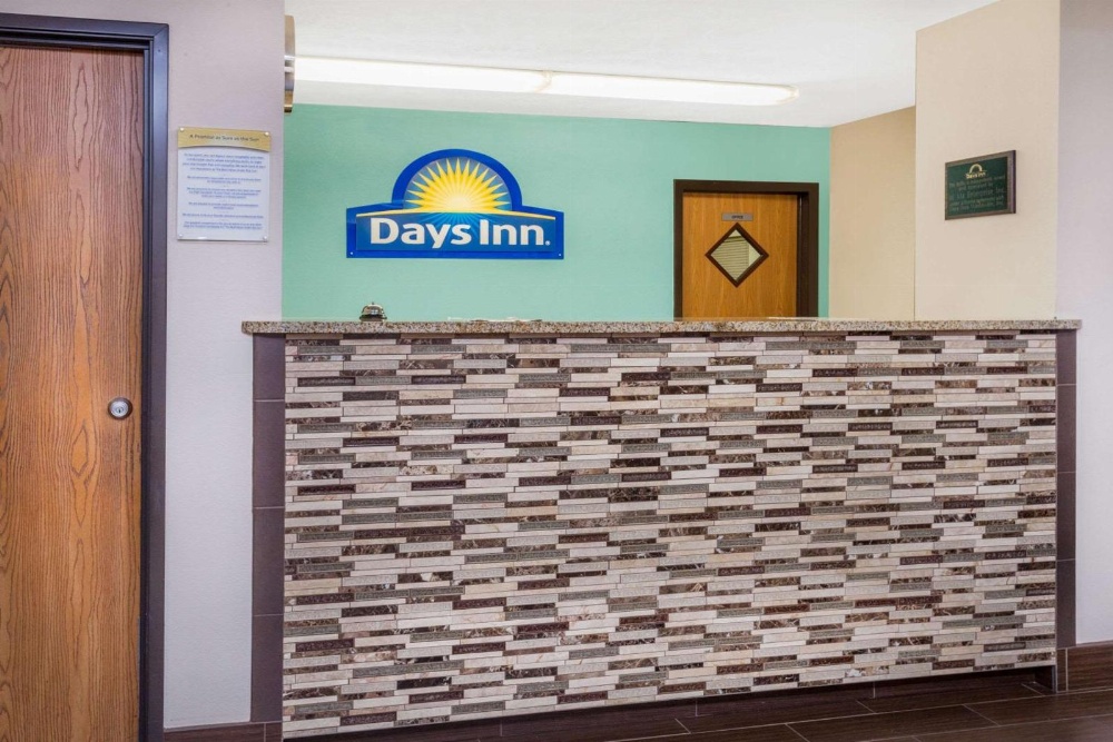 Days Inn by Wyndham Charleston Main image